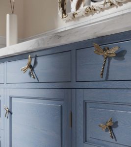 GALERIA_WNETRZ_DOMAR_MAGIC_HOME_uchwyty_Dragonfly Piękna pogoda, rozkwitające rośliny oraz dużo weselsza kolorystyka – Zaproś wiosnę do swojego wnętrza!